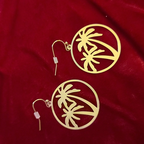 Palm Tree Dangle Earrings Brass/Goldtone NWT - Picture 1 of 4